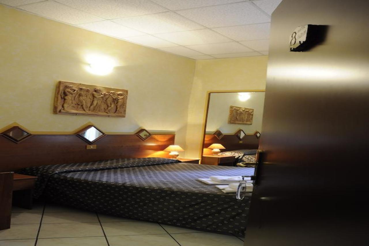 Hotel Farini Рим Екстер'єр фото