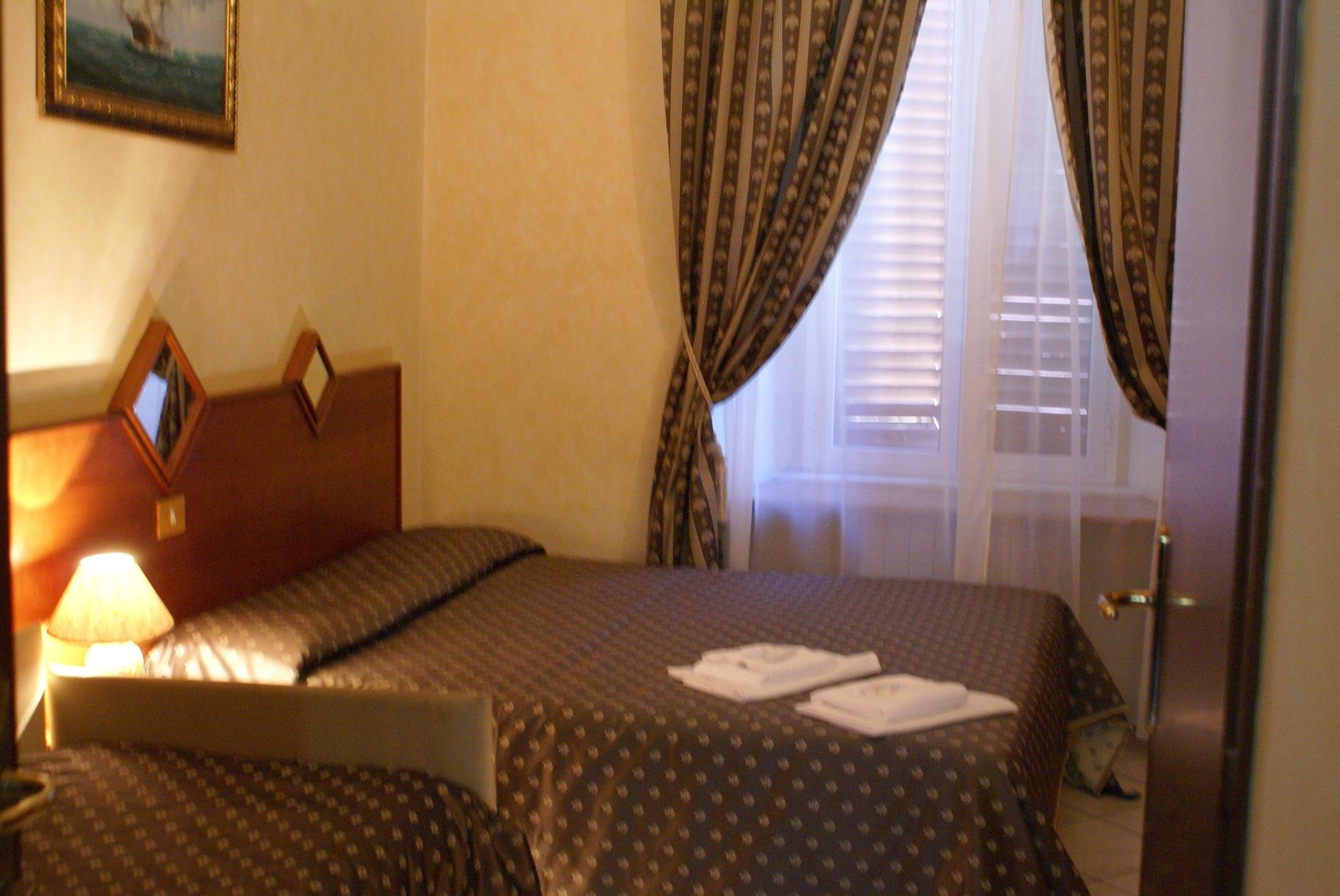 Hotel Farini Рим Екстер'єр фото