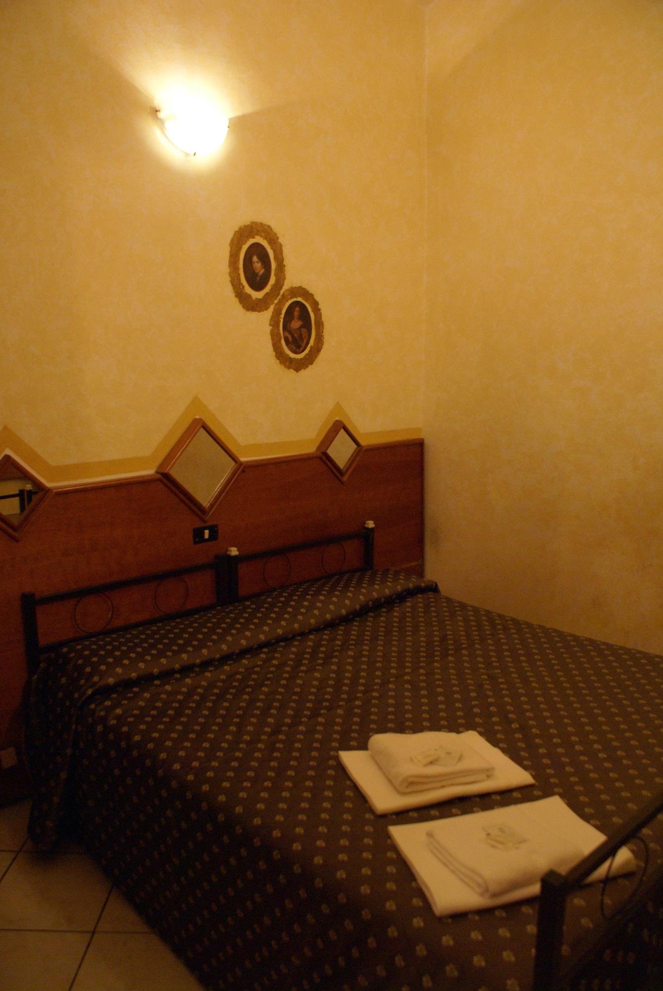 Hotel Farini Рим Екстер'єр фото