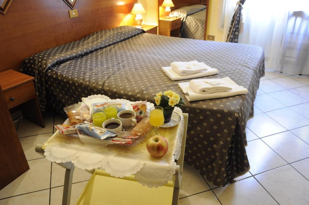 Hotel Farini Рим Екстер'єр фото