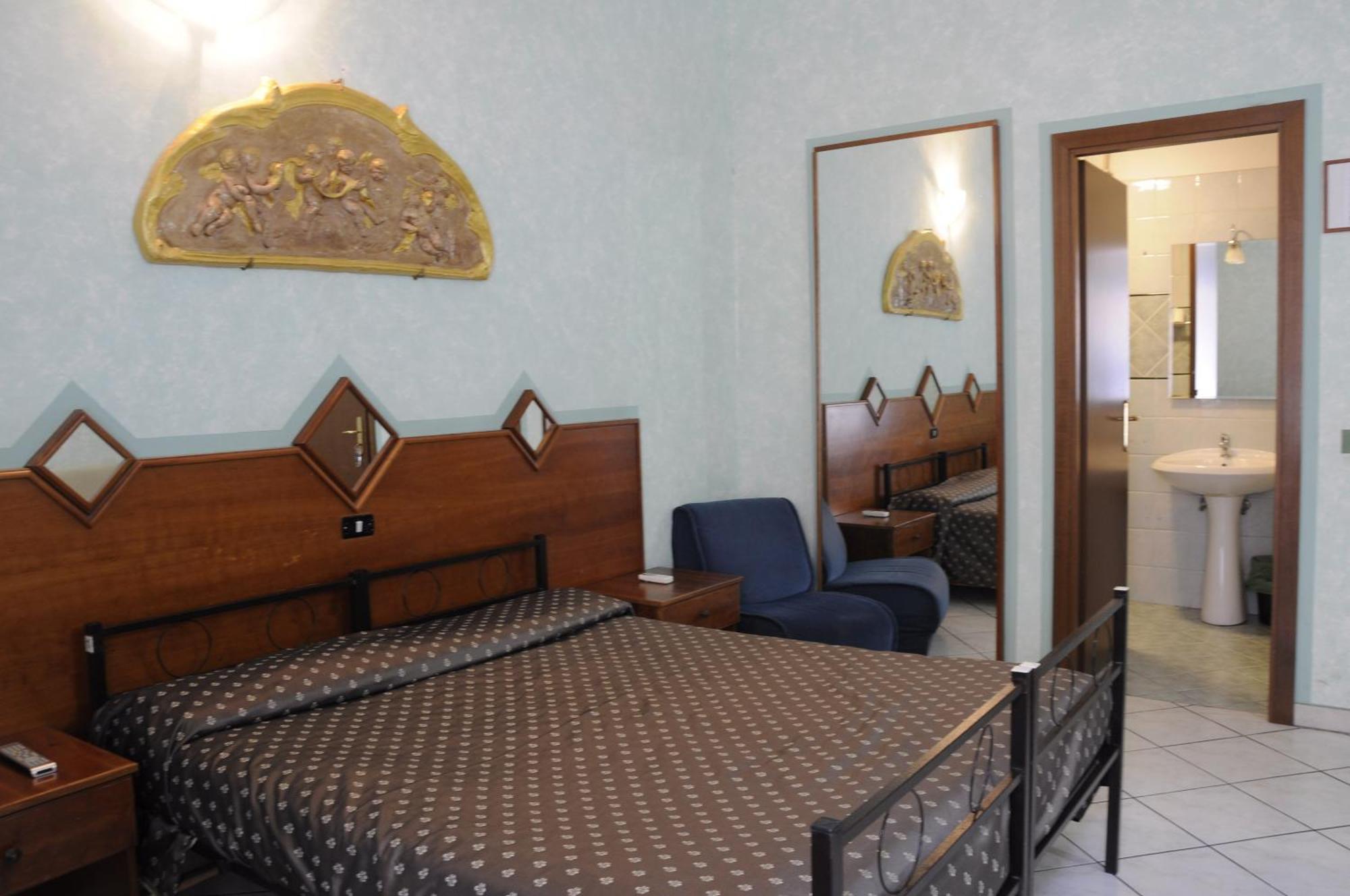 Hotel Farini Рим Номер фото