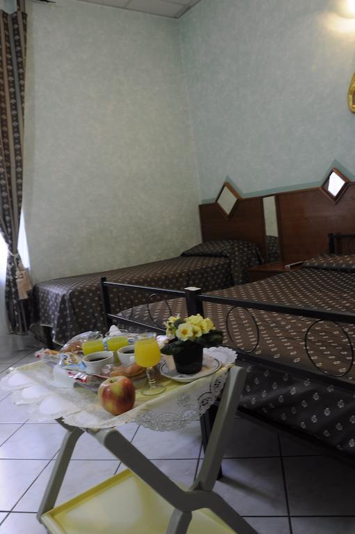 Hotel Farini Рим Екстер'єр фото
