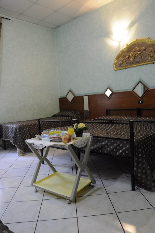 Hotel Farini Рим Екстер'єр фото