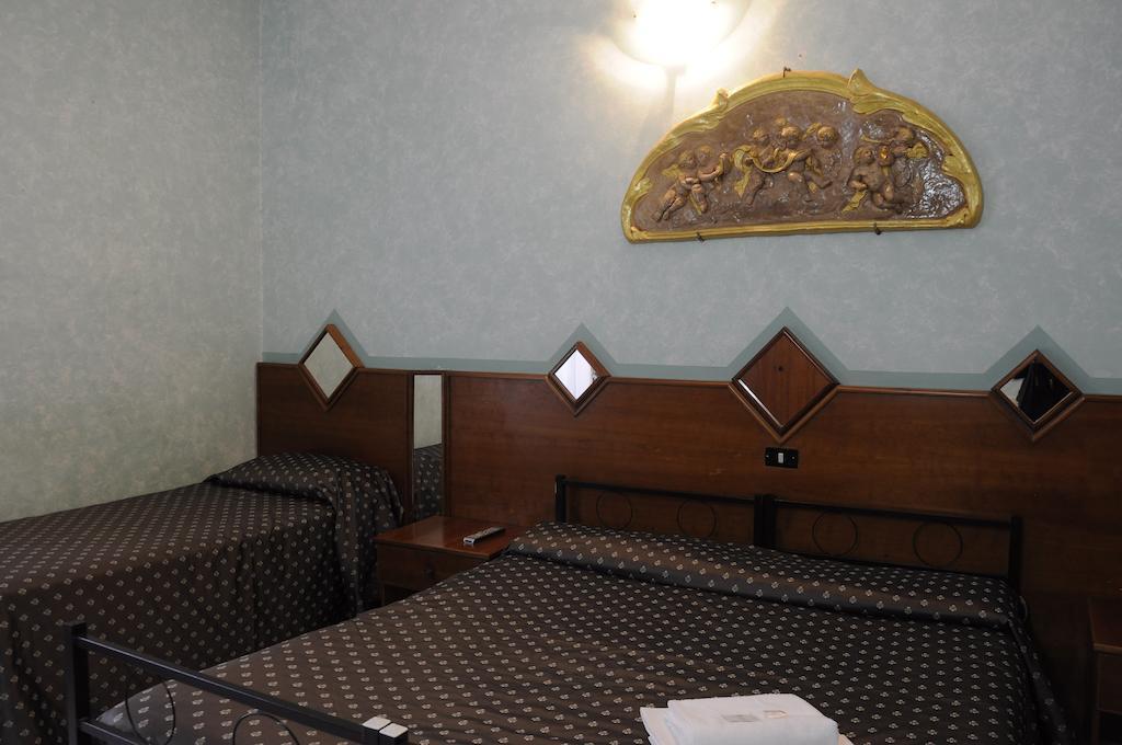 Hotel Farini Рим Екстер'єр фото